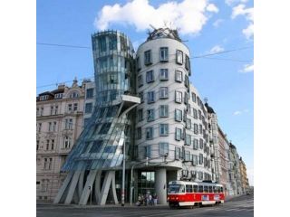 Ginger & Fred (Dancing House) image