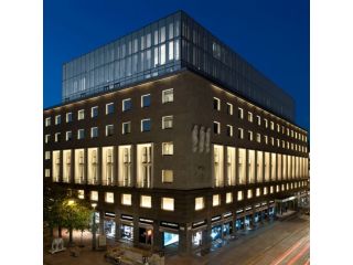 Armani hotel Milano image