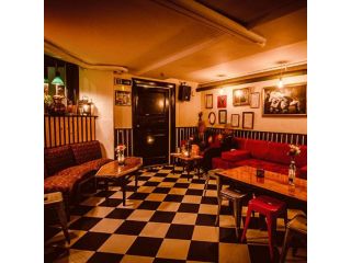 Barking dog - coctail pub image