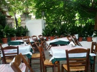Karavitis taverna image