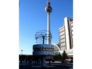 Berlin TV tower (Fernsehturm) image