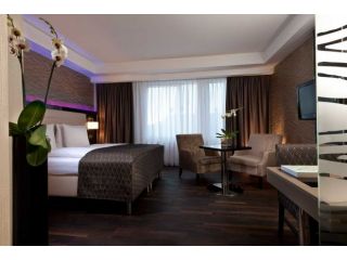 Palace hotel Berlin image