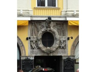 Dallmayr restaurant & delicatessen food store image
